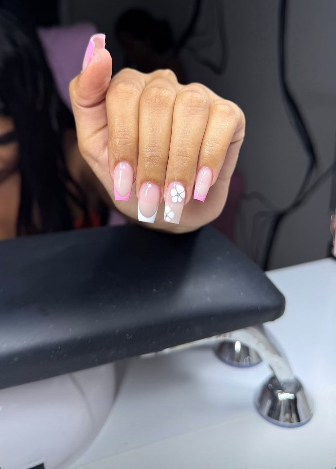 Trabalho de unhas publicado por Jennifer Kauanny Studio