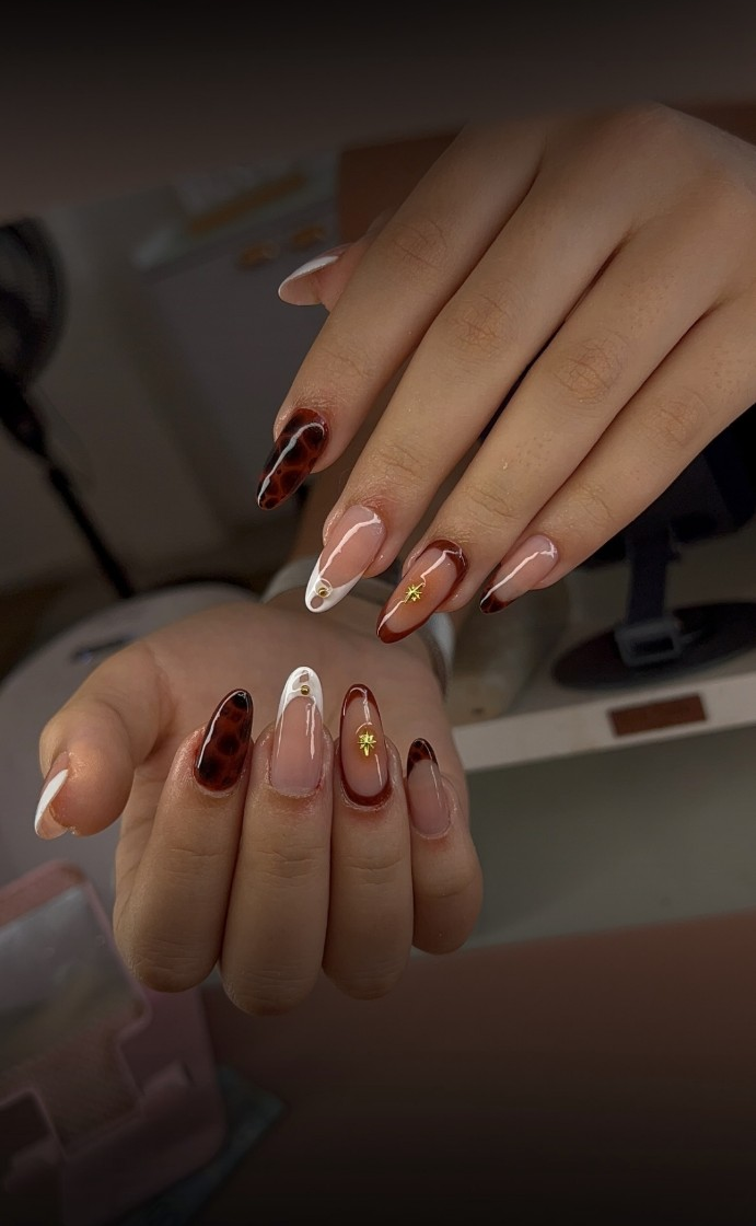 Trabalho de unhas publicado por Jennifer Kauanny Studio