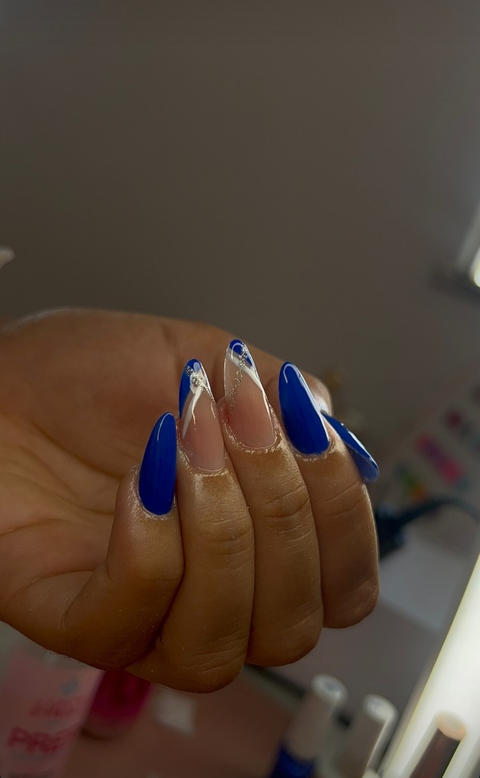 Trabalho de unhas publicado por Jennifer Kauanny Studio